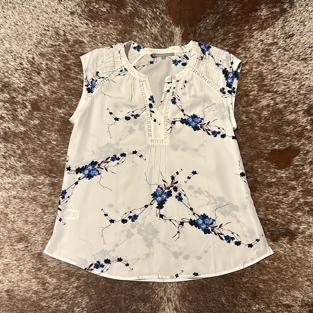 Daniel Rainn size M - brand new w tags